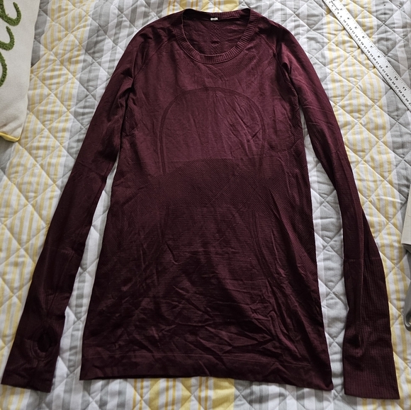 Lululemon Swiftly Tech Long Sleeve Crew Plum / Black - Picture 1 of 6